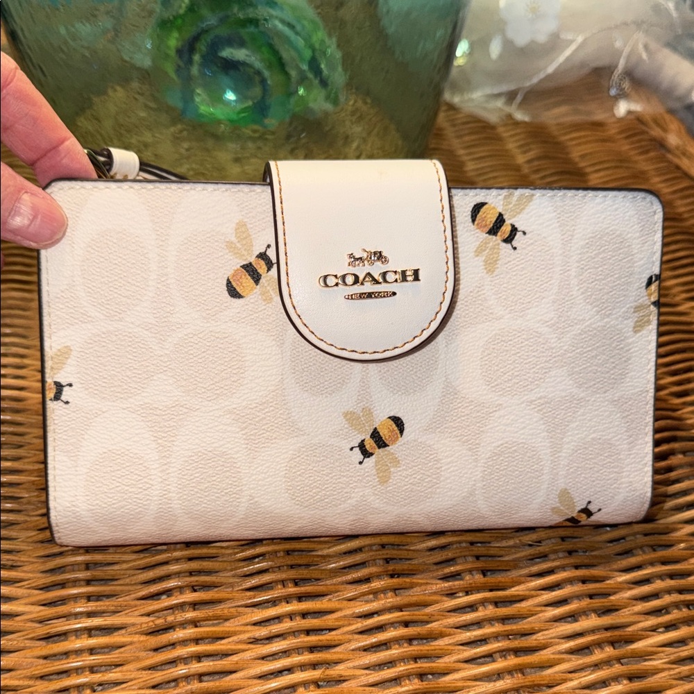 Coach Bee Phone Wallet/Wristlet NWOT